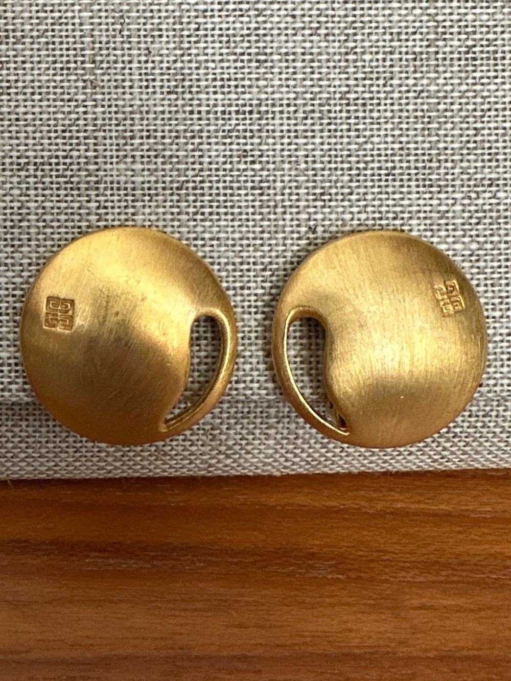 Gold-tone Vintage Givenchy clip on earrings